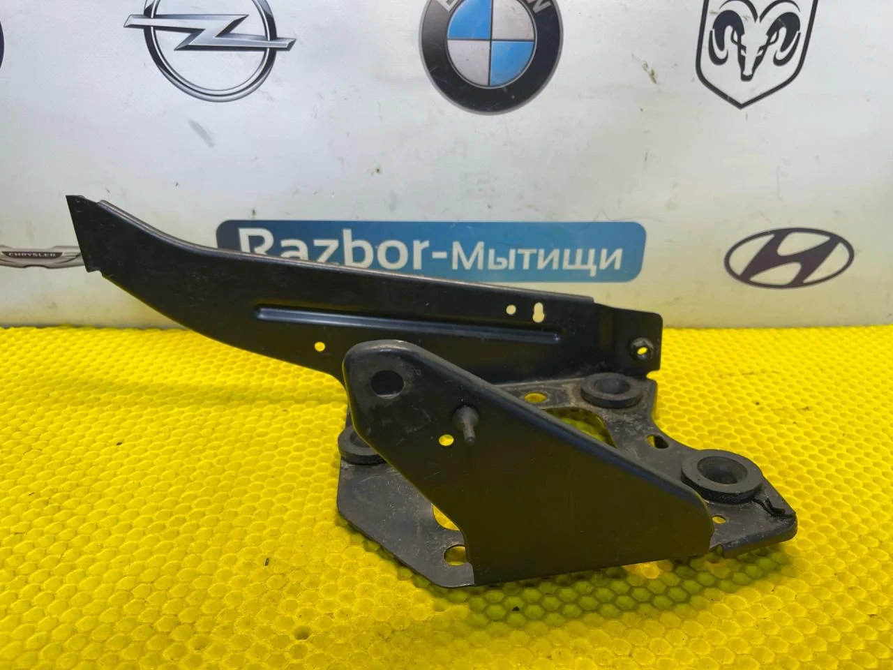 Кронштейн воздушного фильтра Ford Focus 2.0 - миниатюра 2