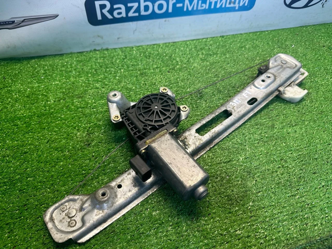 Стеклоподъемник задний правый Ford Focus 1 - миниатюра 7