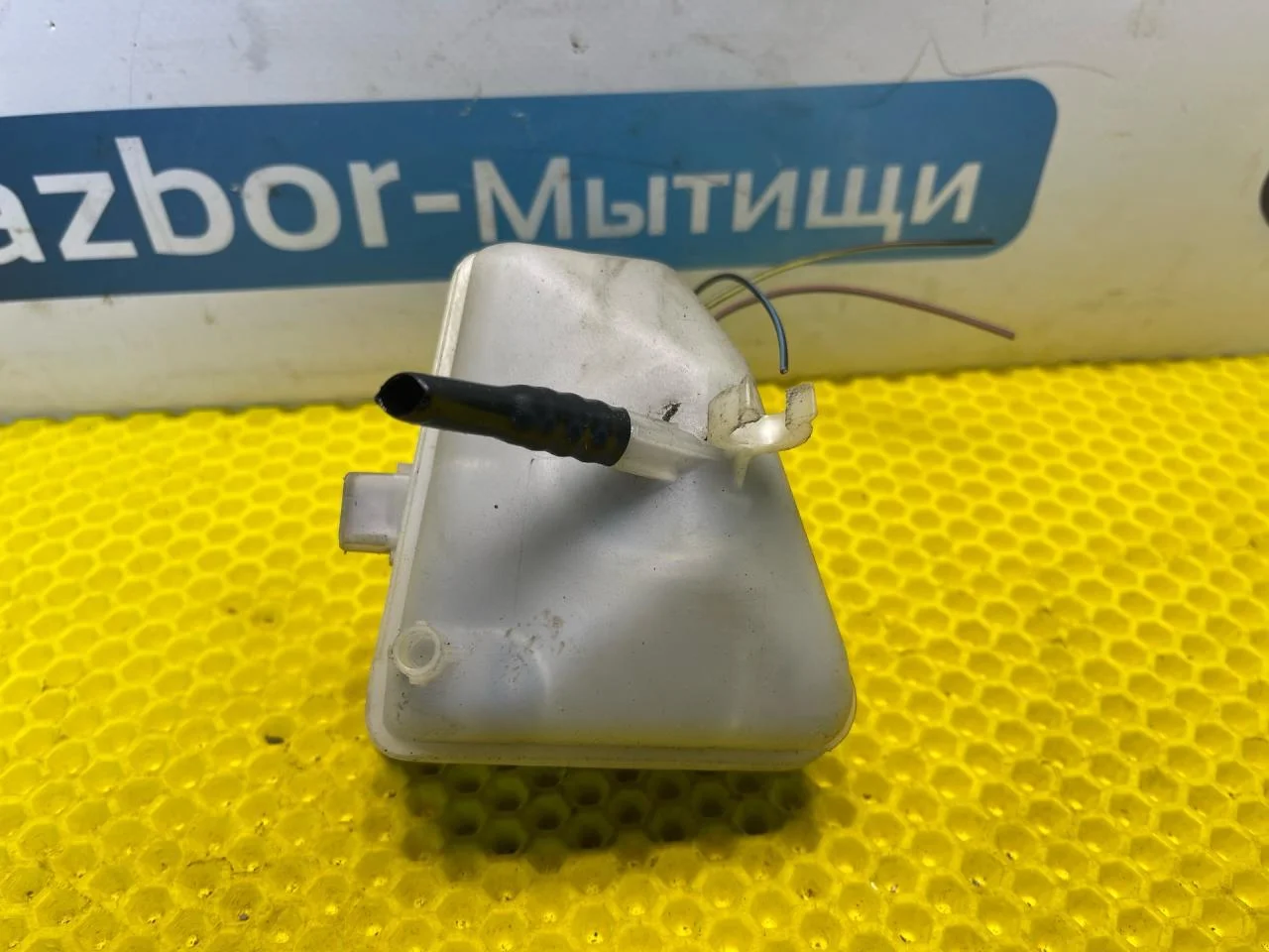Бачок тормозной жидкости Ford Focus 2001 - миниатюра 3