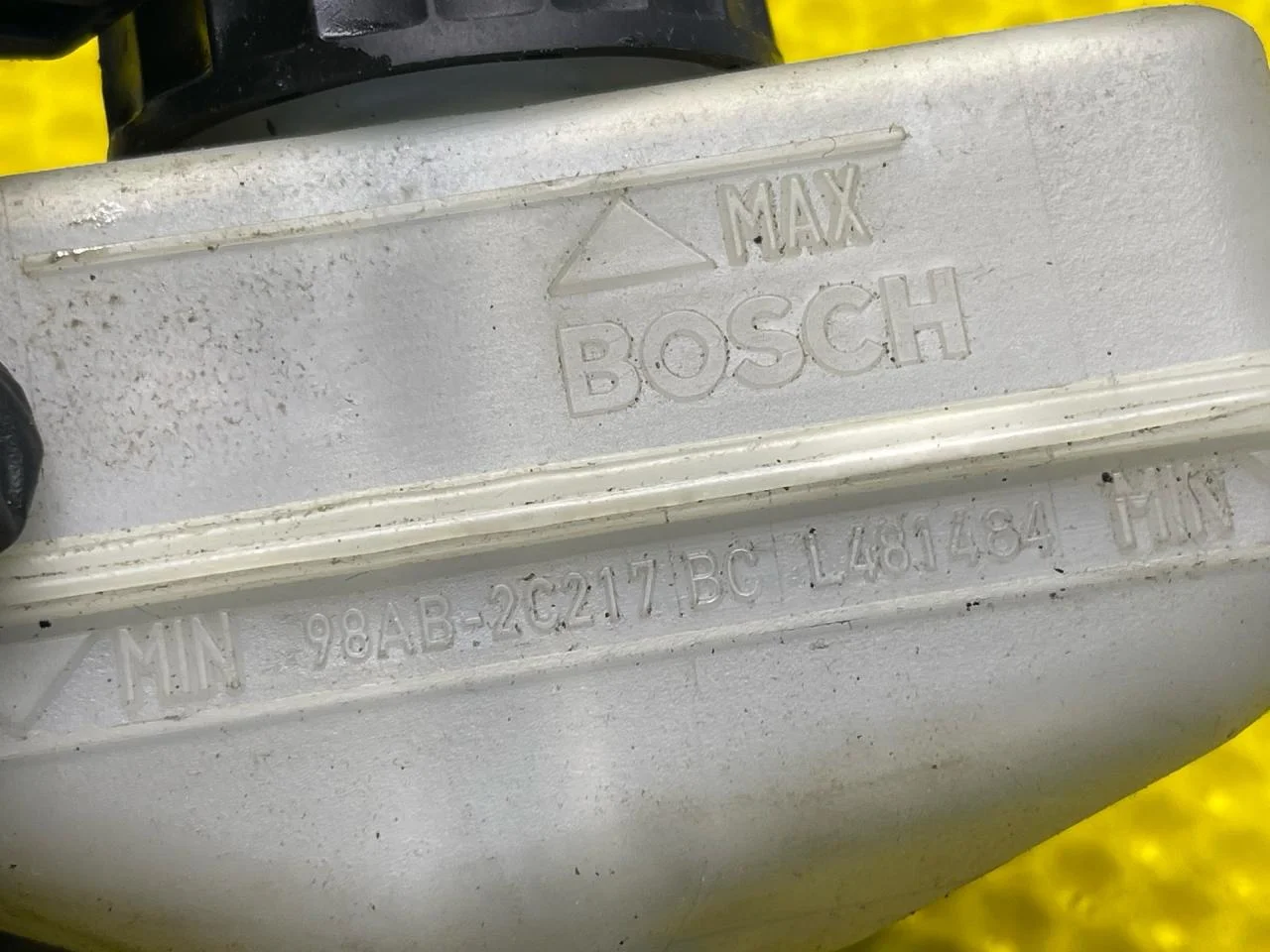 Бачок тормозной жидкости Ford Focus 2001 - миниатюра 5