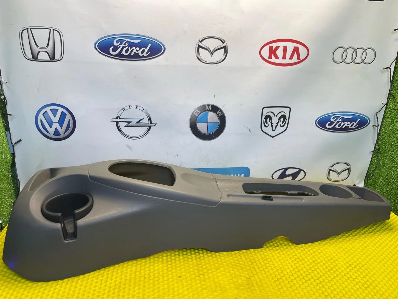 Консоль салона Ford Focus 1 - миниатюра 4