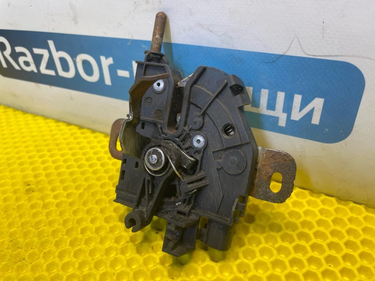 Замок капота Ford Focus 1 - миниатюра 3