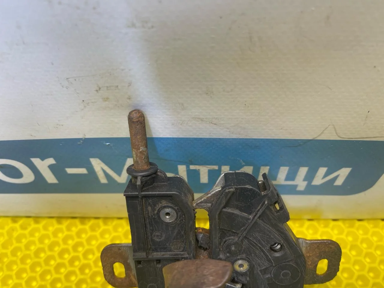 Замок капота Ford Focus 1 - миниатюра 4