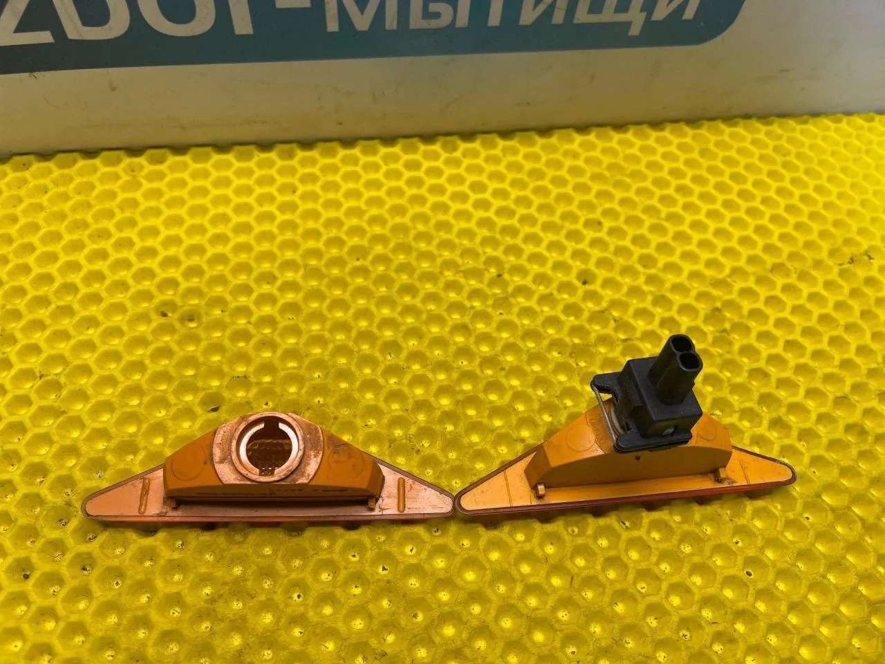 Повторитель поворота Ford Focus 1 - миниатюра 3