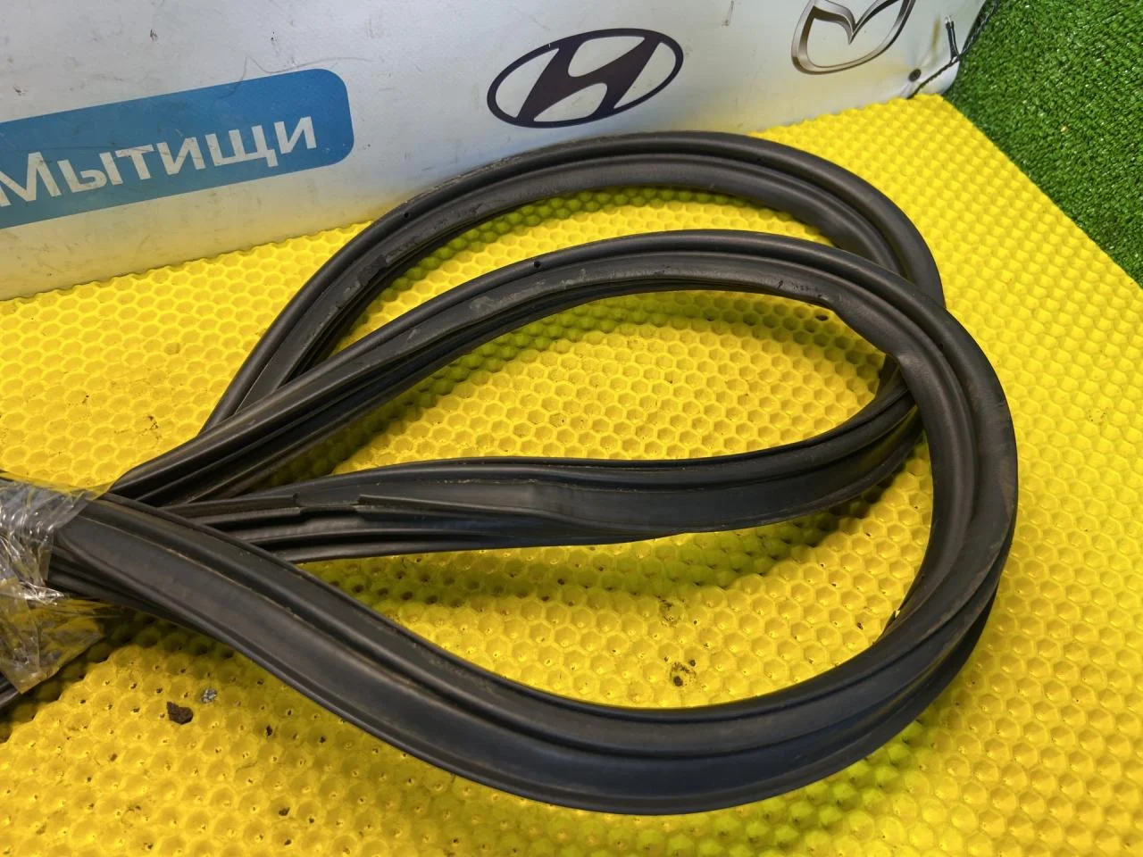 Уплотнитель багажника Kia Rio A5D универсал - миниатюра 4