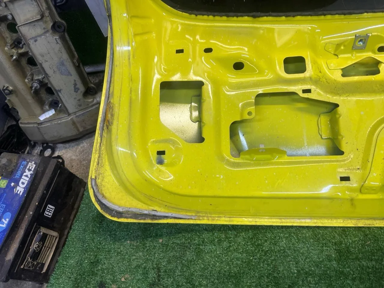 Крышка багажника Ford Focus 2 BK 2006 - миниатюра 9