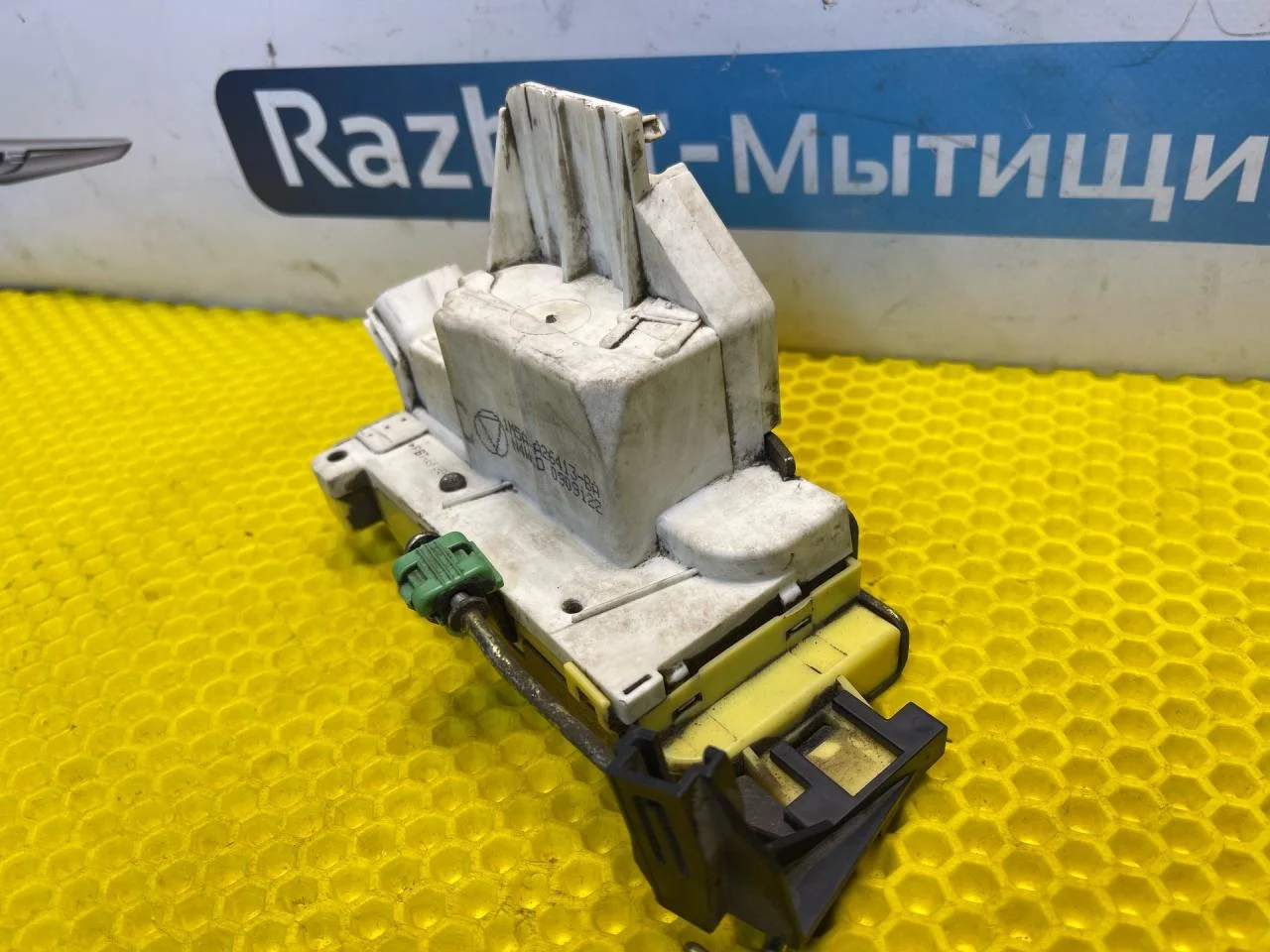 Замок двери Ford Focus 1 - миниатюра 3
