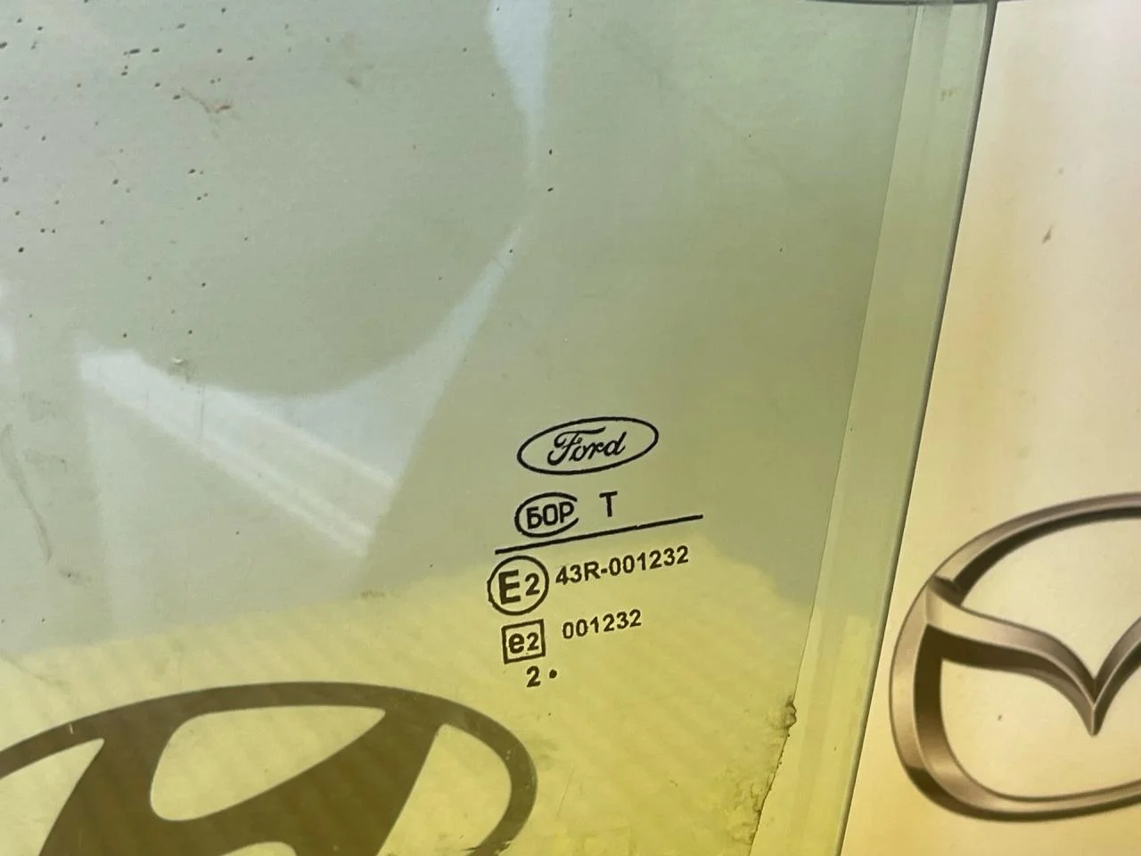 Стекло двери передней левой Ford Focus - миниатюра 3
