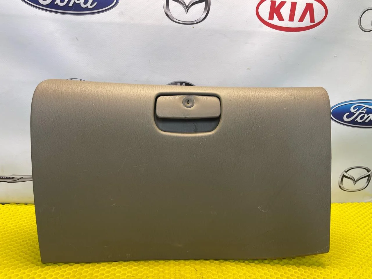Бардачок Kia Magentis 2006 - изображение 1