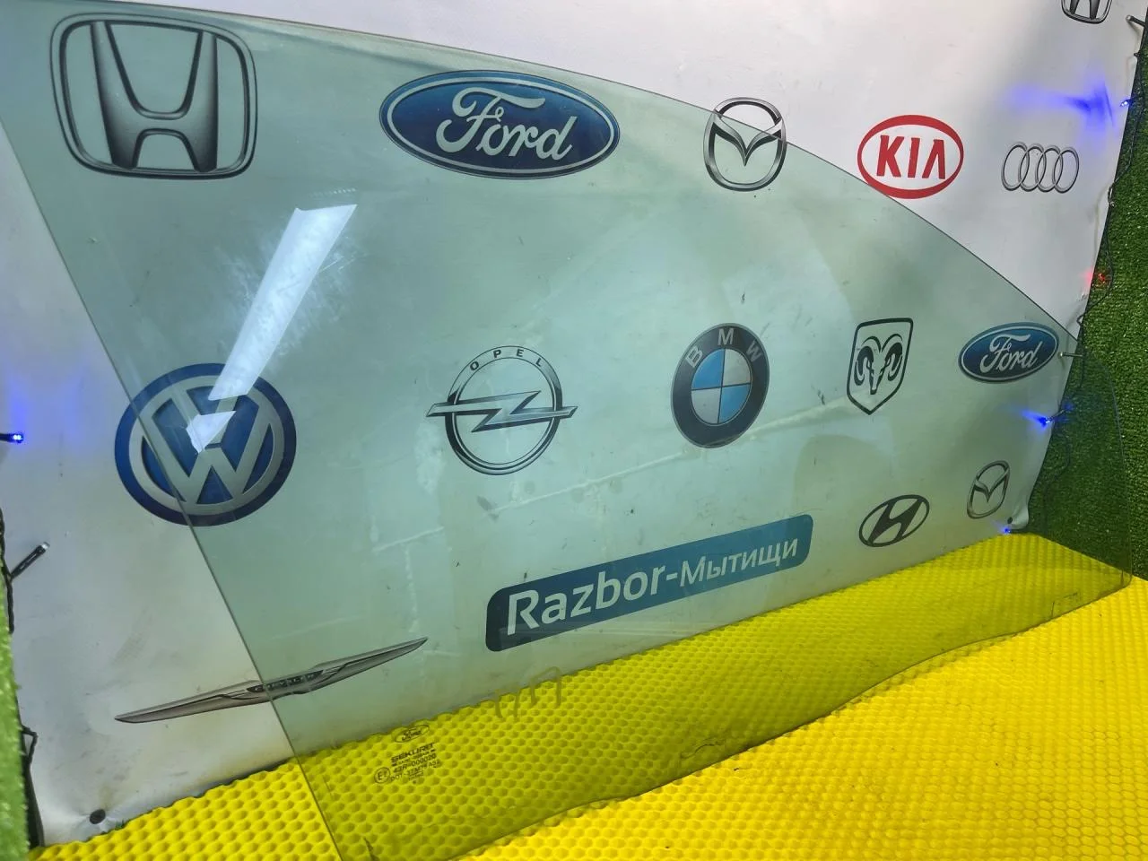 Стекло двери передней правой Ford Focus - миниатюра 3