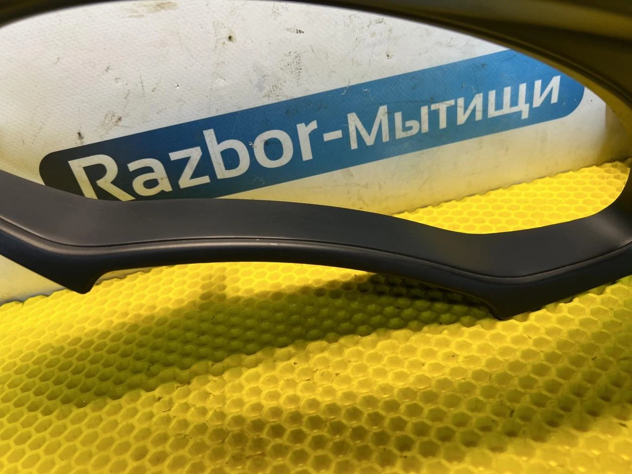 Накладка торпедо левая Ford Focus 1 - миниатюра 3