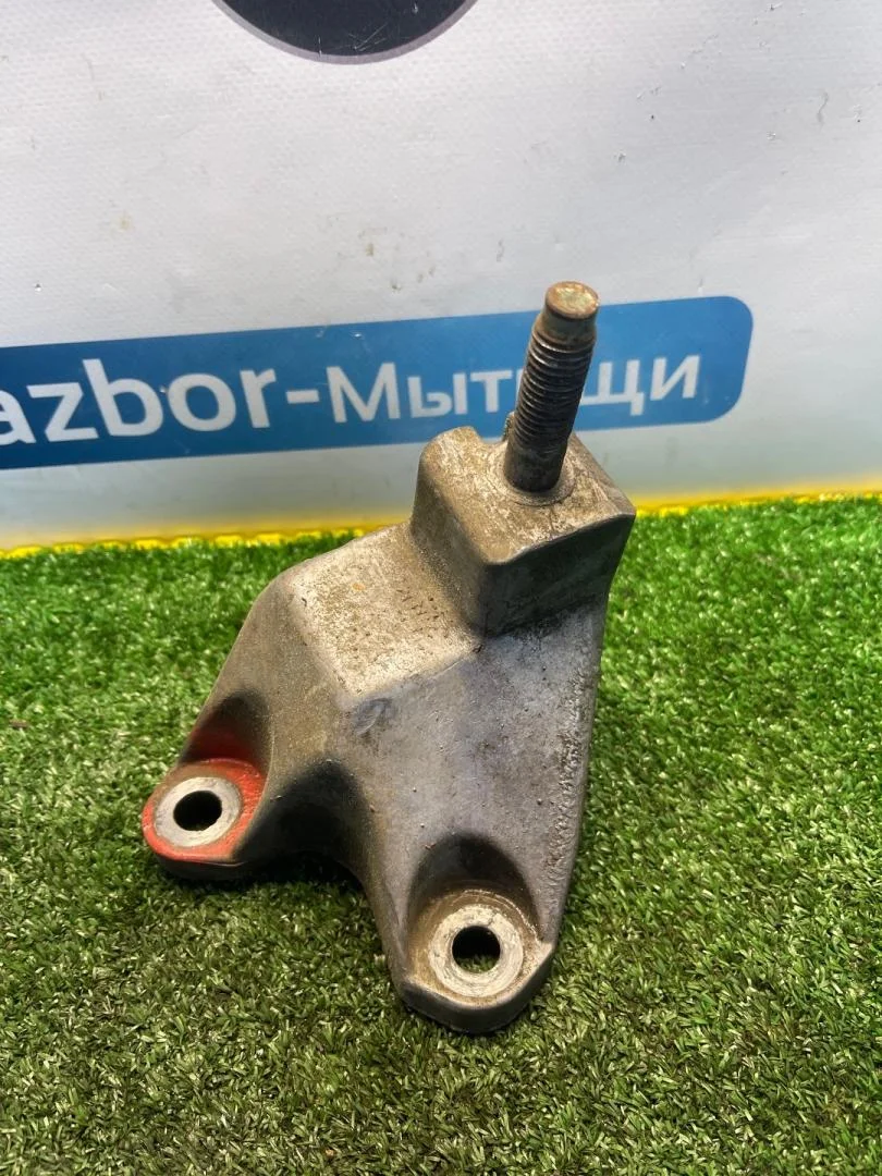 Кронштейн КПП Ford Focus 1 2005 - миниатюра 2