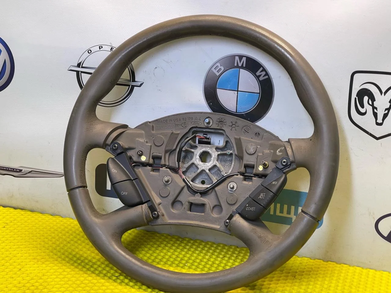 Руль Ford Focus 2001 - миниатюра 3
