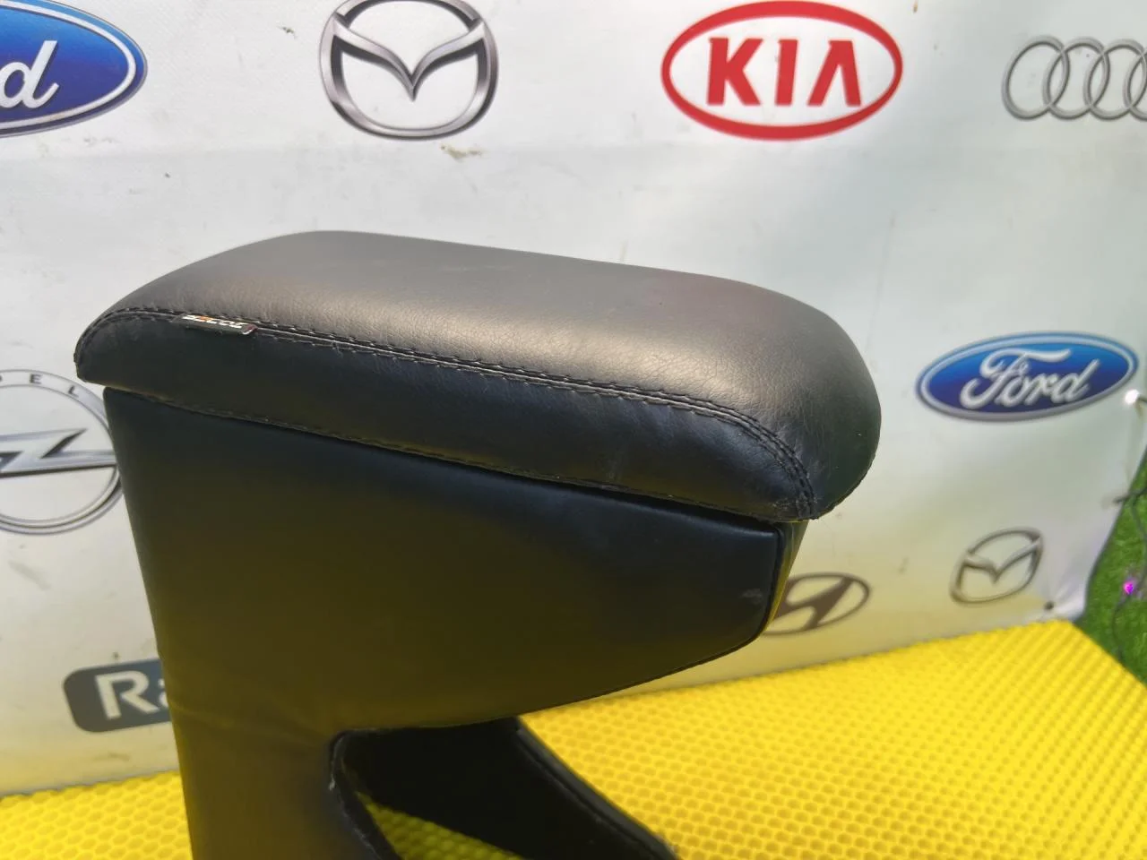 Подлокотник Ford Focus 1 - миниатюра 2