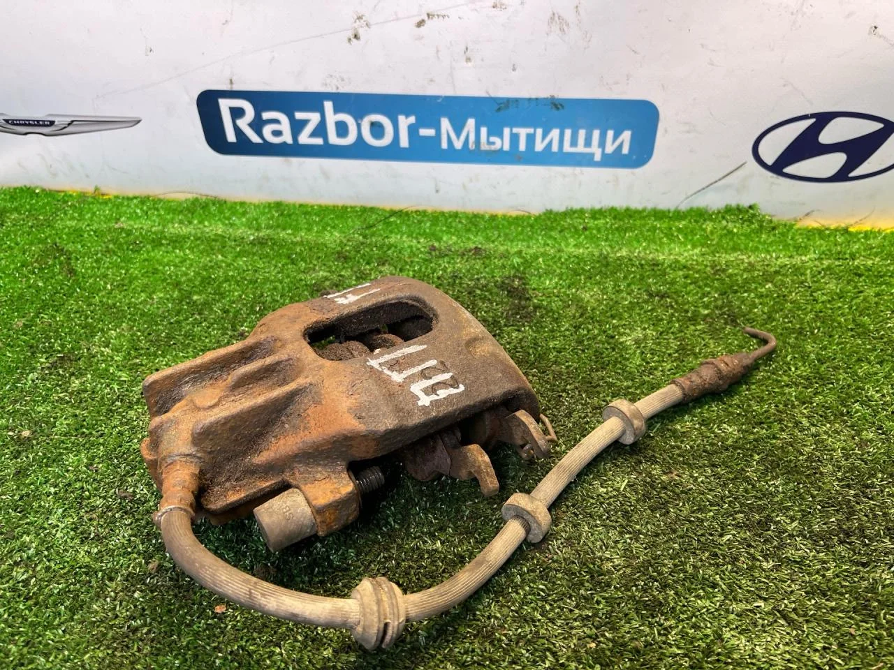 Суппорт передний правый Ford Focus 1 - миниатюра 8