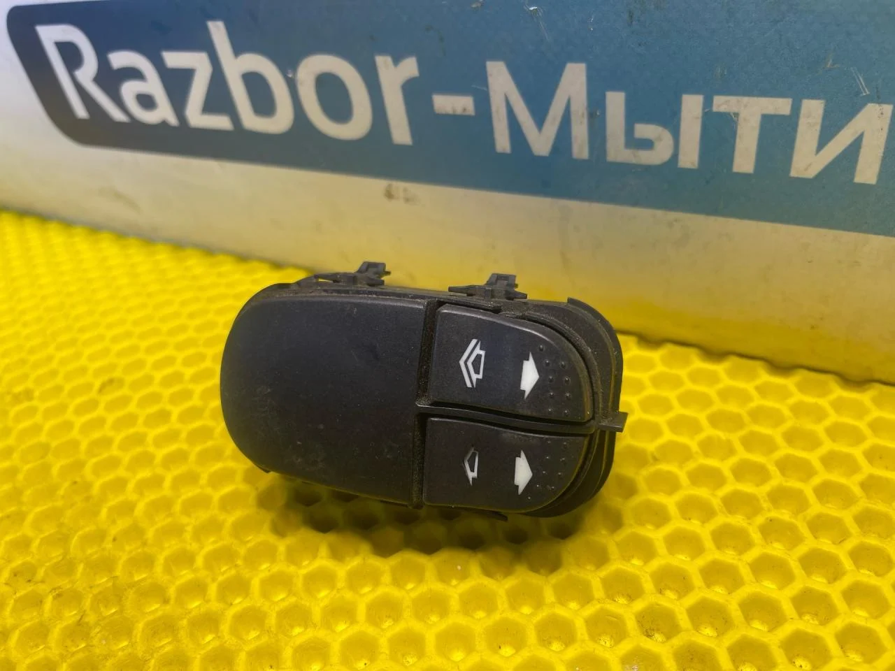 Блок управления стеклоподъемниками Ford Focus - миниатюра 4