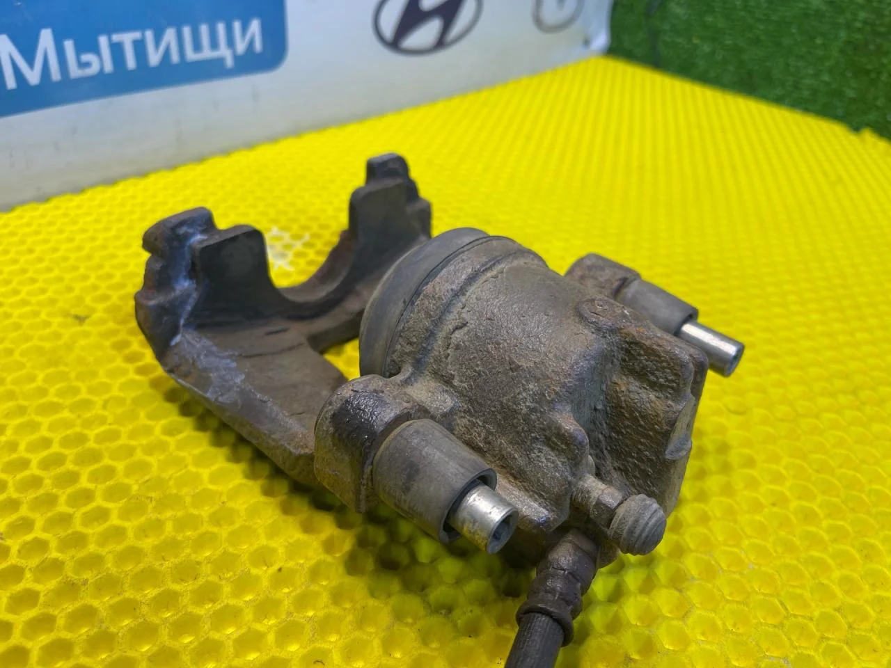 Суппорт передний правый Ford Focus 1 - миниатюра 7