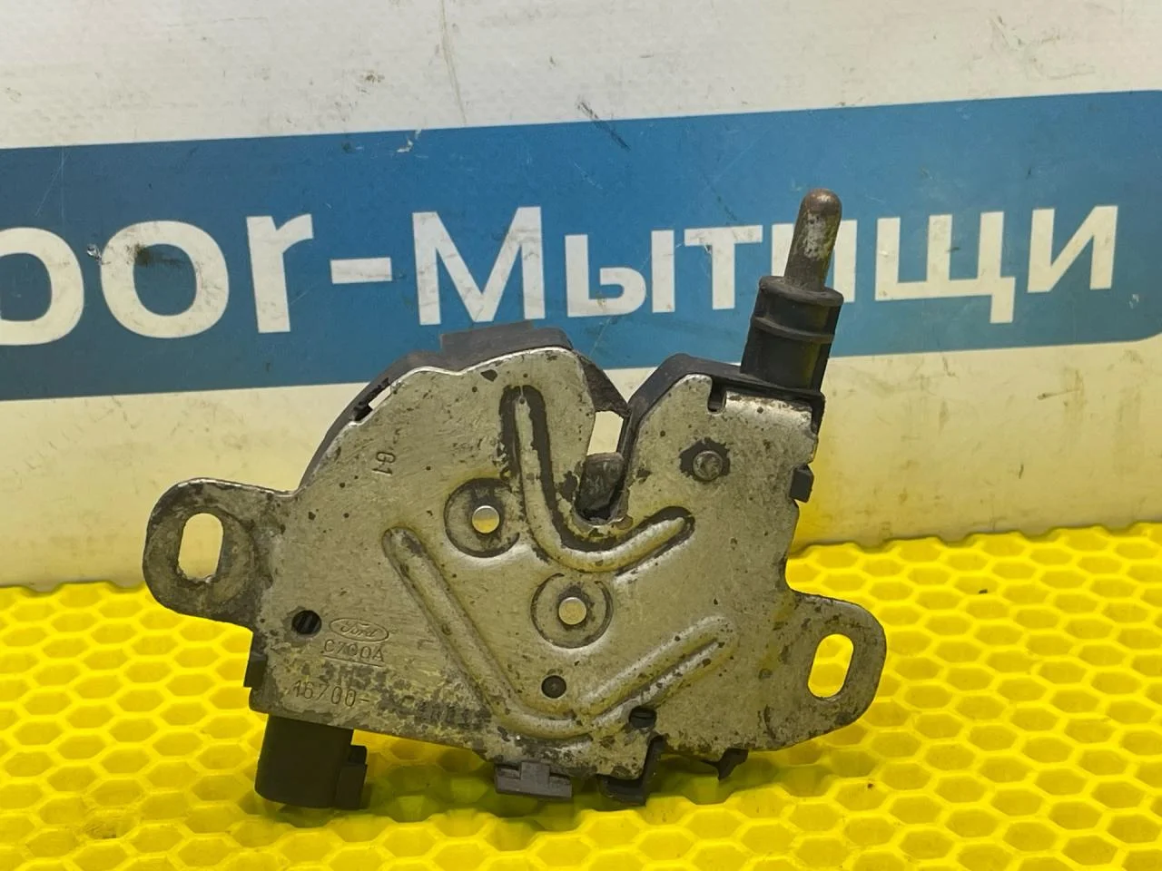 Замок капота Ford Focus 2 - изображение 1