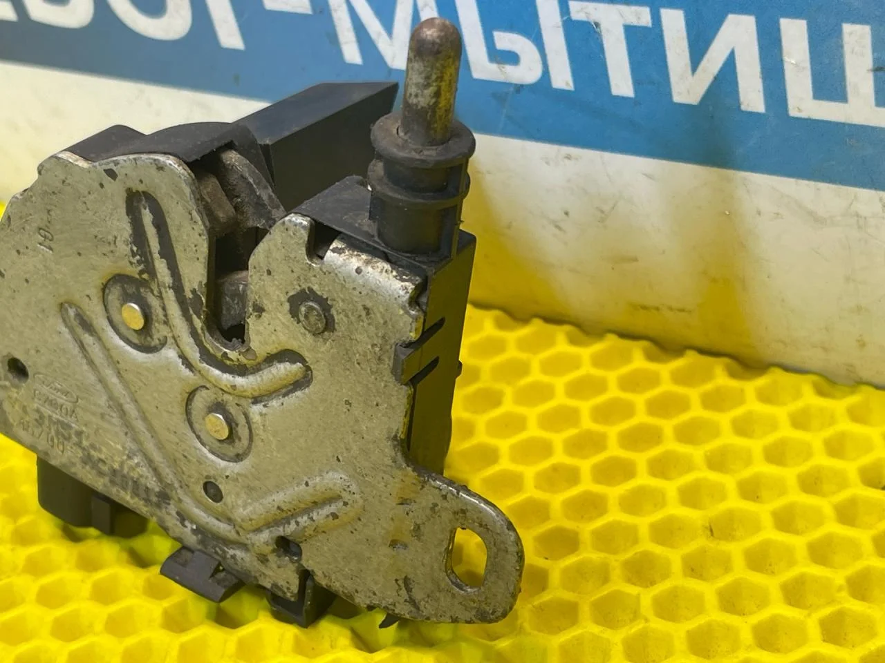 Замок капота Ford Focus 2 - миниатюра 3