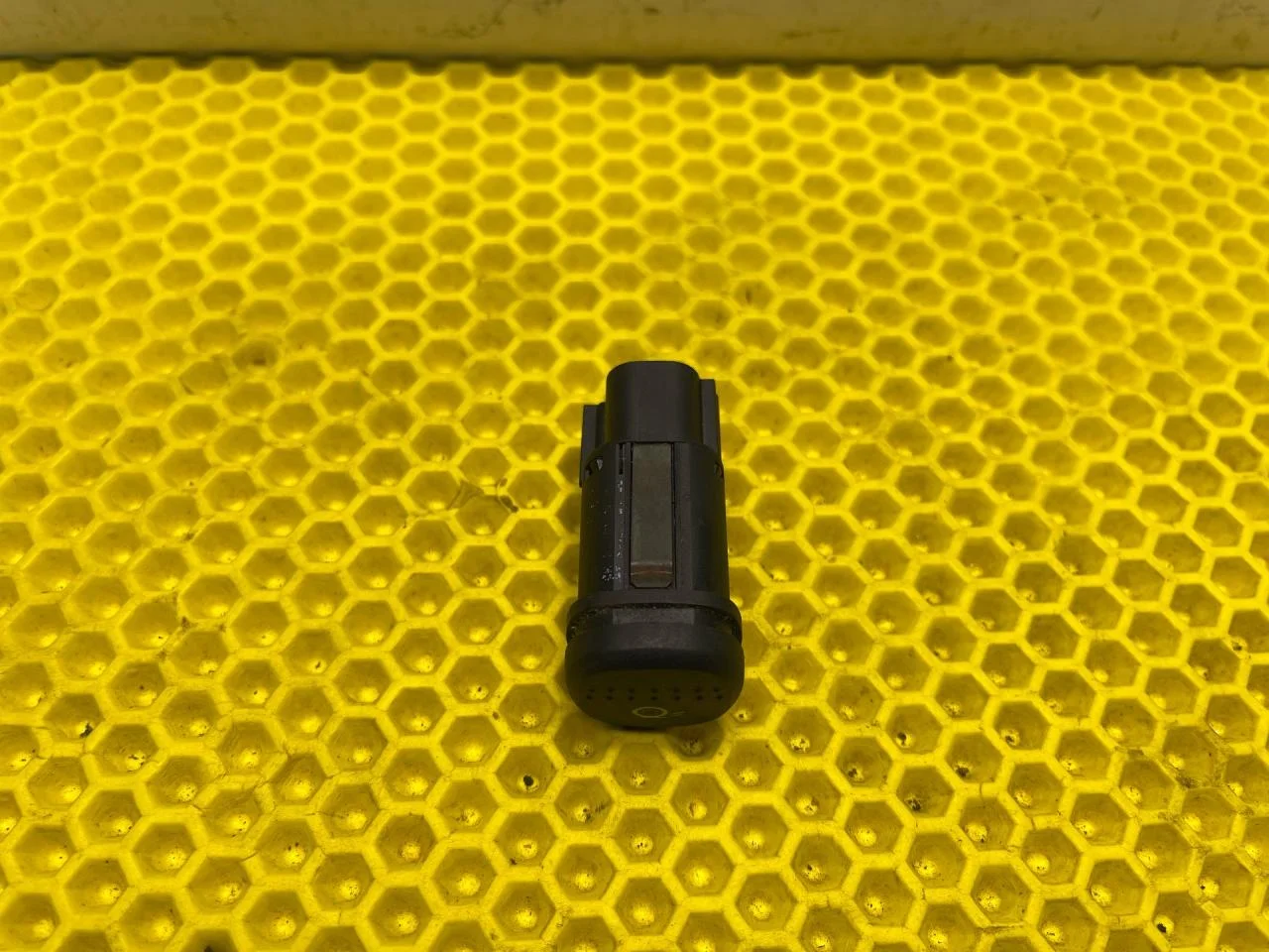 Кнопка антипробуксовки Ford Focus 1 - миниатюра 2