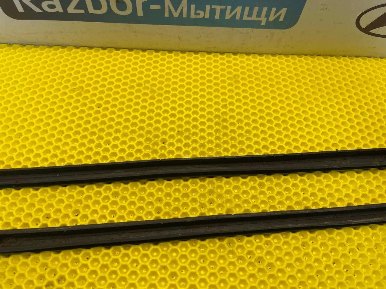 Молдинг лобового стекла Ford Mondeo 3 - миниатюра 6