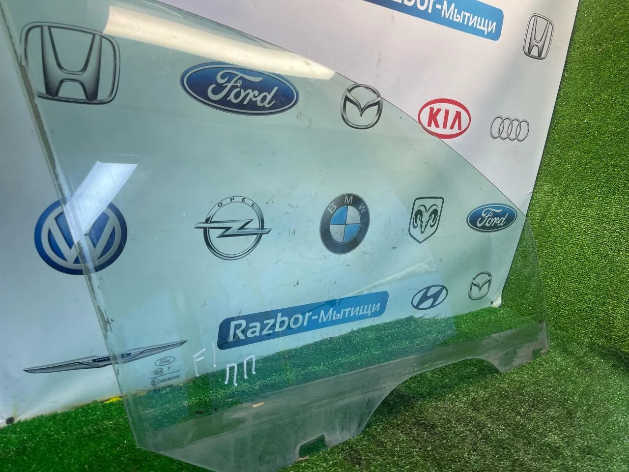Стекло двери правой Ford Focus седан - миниатюра 4