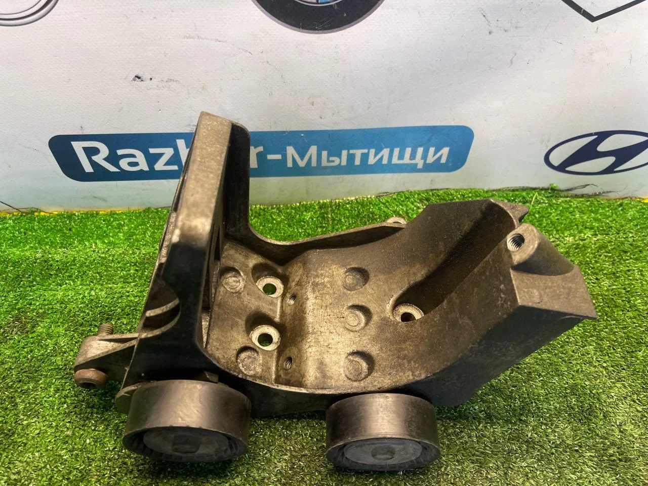 Кронштейн генератора Ford Focus 1 1.6 - миниатюра 2
