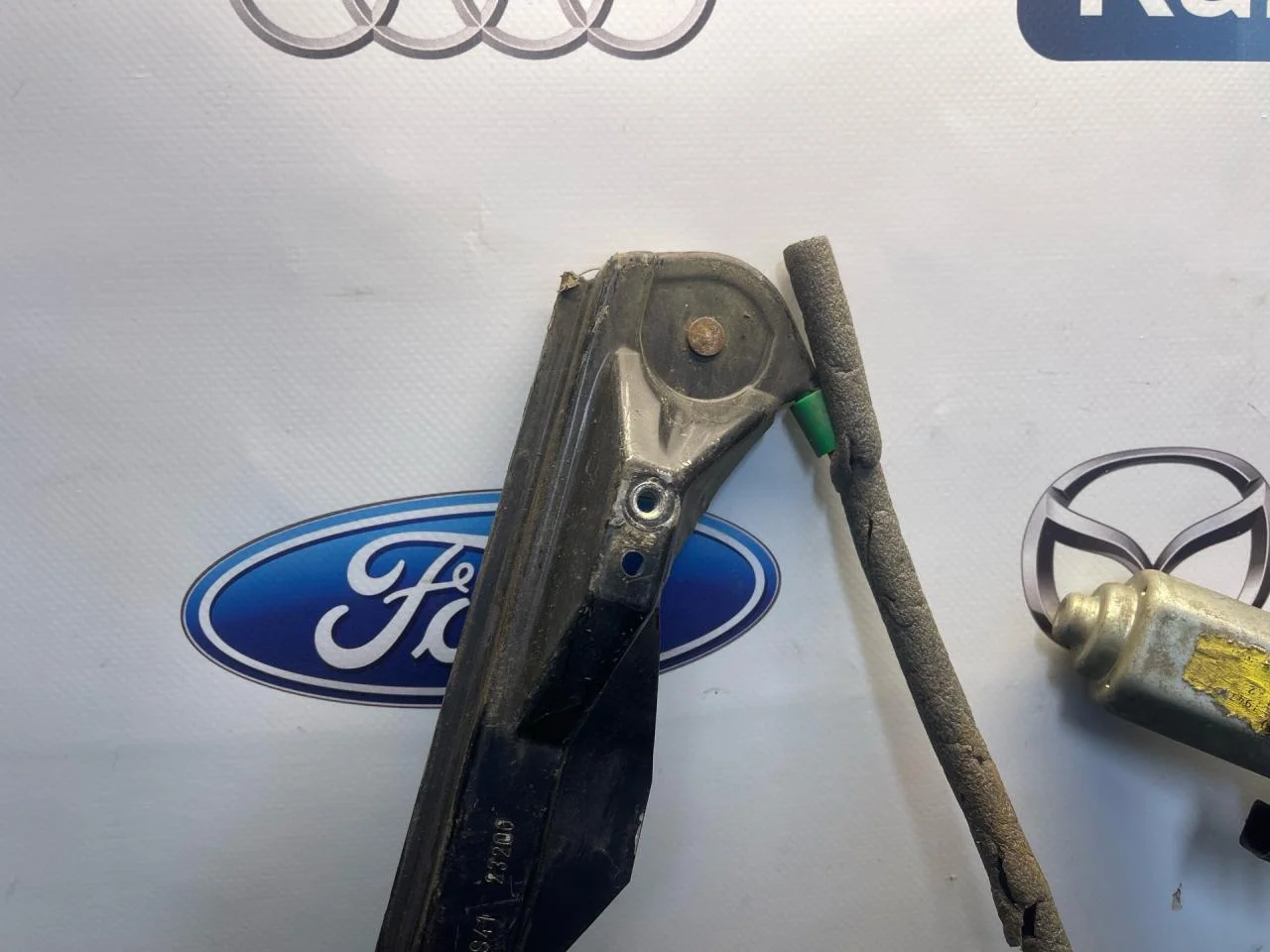 Стеклоподъемник правый Ford Focus 1 - миниатюра 3