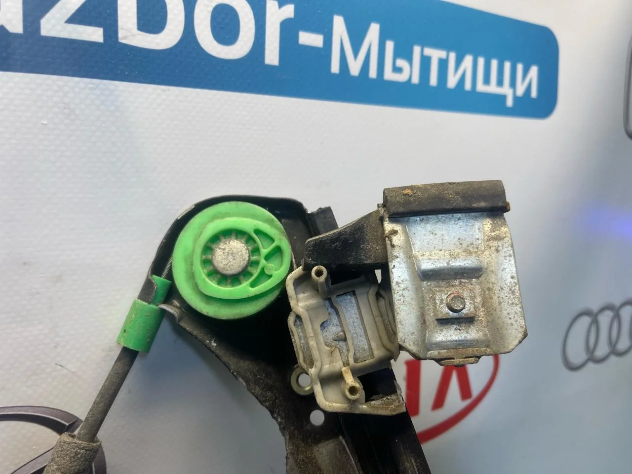 Стеклоподъемник правый Ford Focus 1 - миниатюра 9