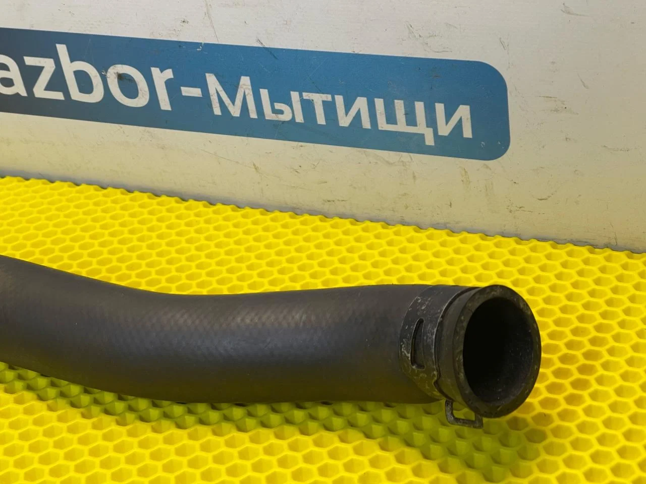 Патрубок охлаждения Mitsubishi Lancer 9 - миниатюра 3
