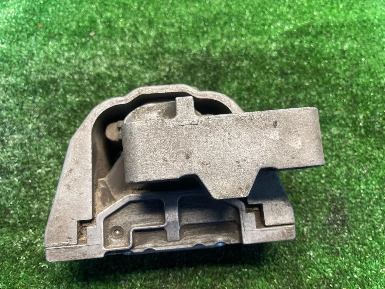 Кронштейн двигателя Volkswagen Bora - миниатюра 6
