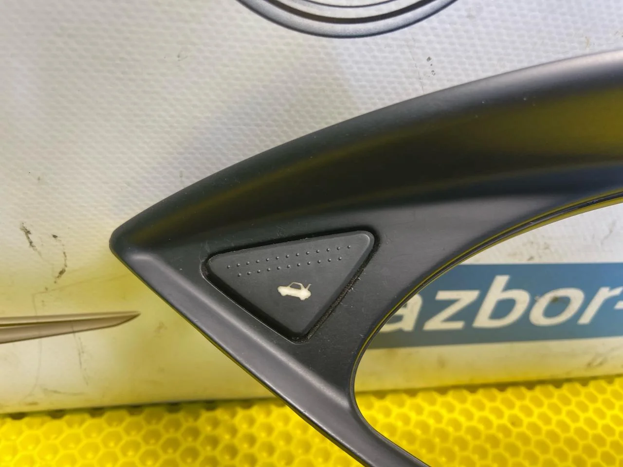 Рамка панели приборов Ford Focus 1 - миниатюра 2