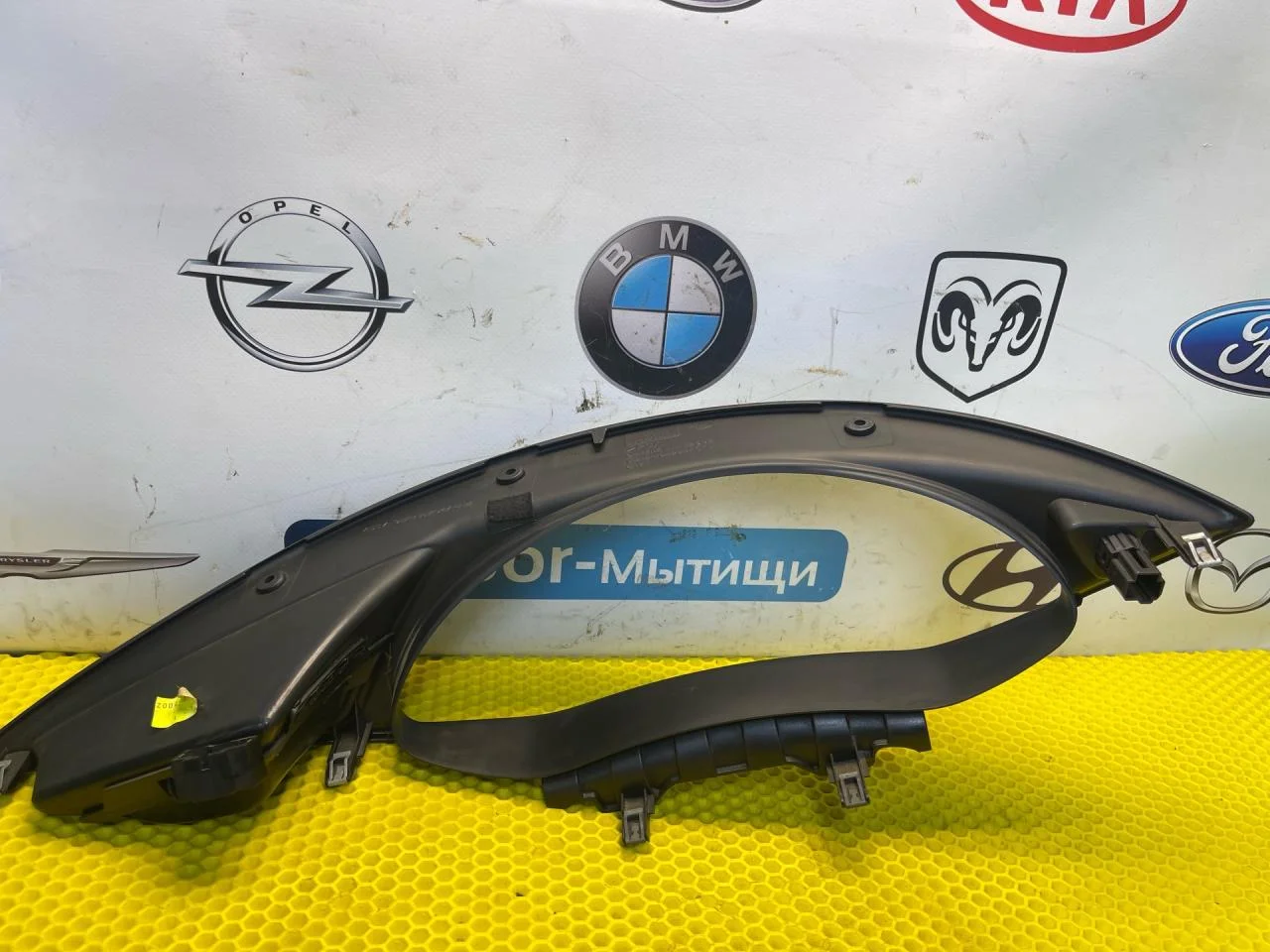 Рамка панели приборов Ford Focus 1 - миниатюра 5