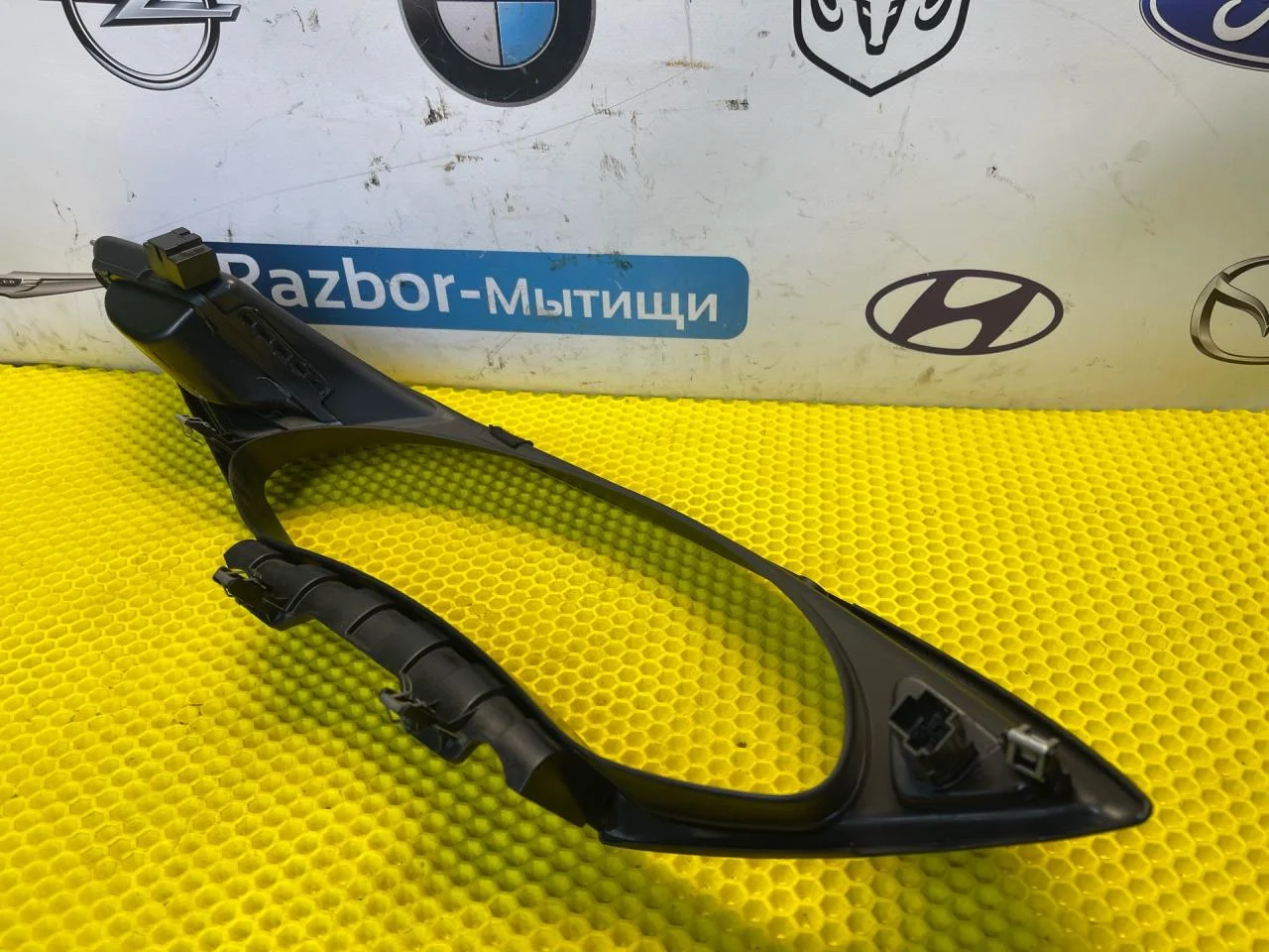Рамка панели приборов Ford Focus 1 - миниатюра 9