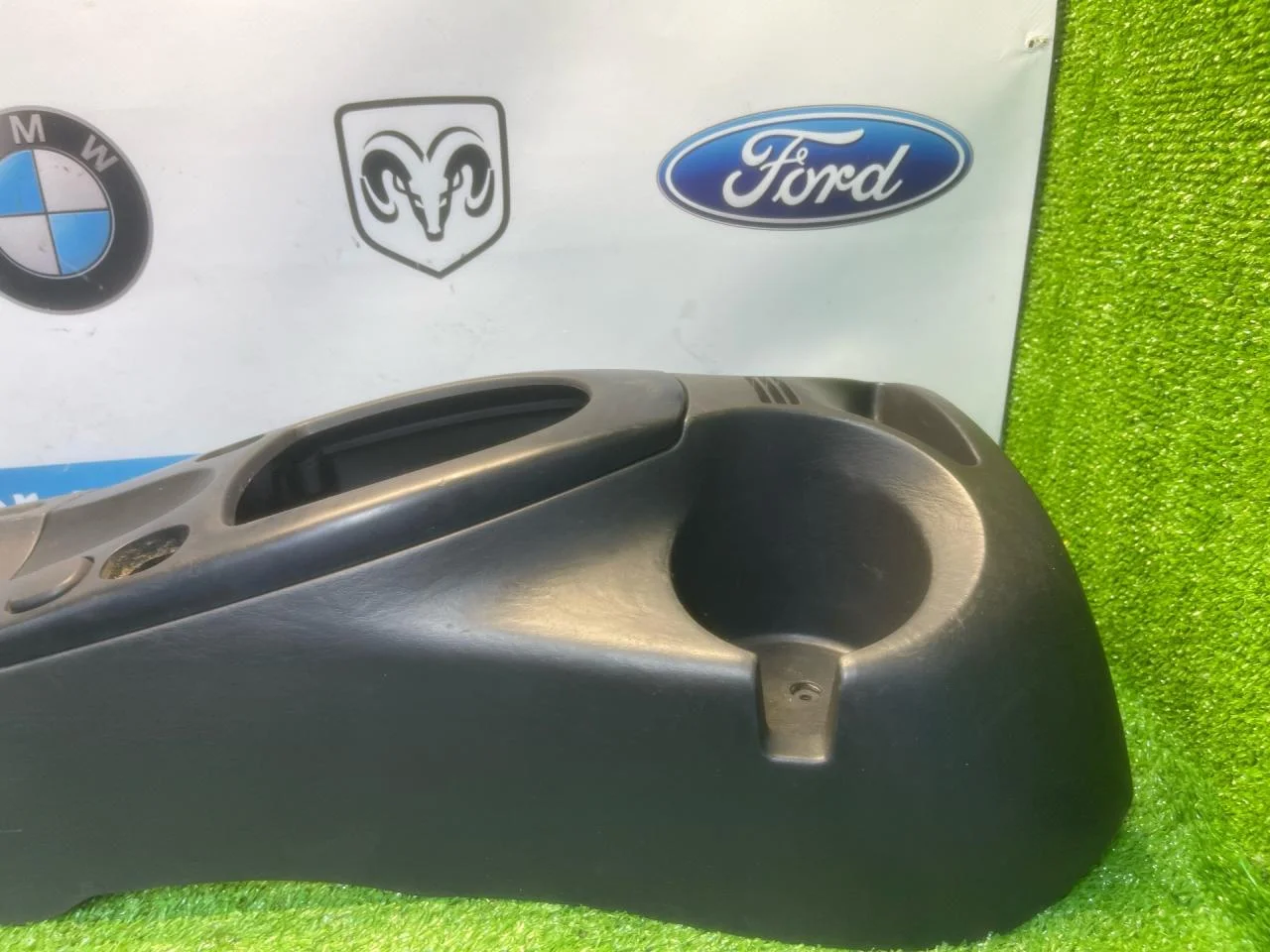 Консоль салона Ford Focus 1 - миниатюра 6