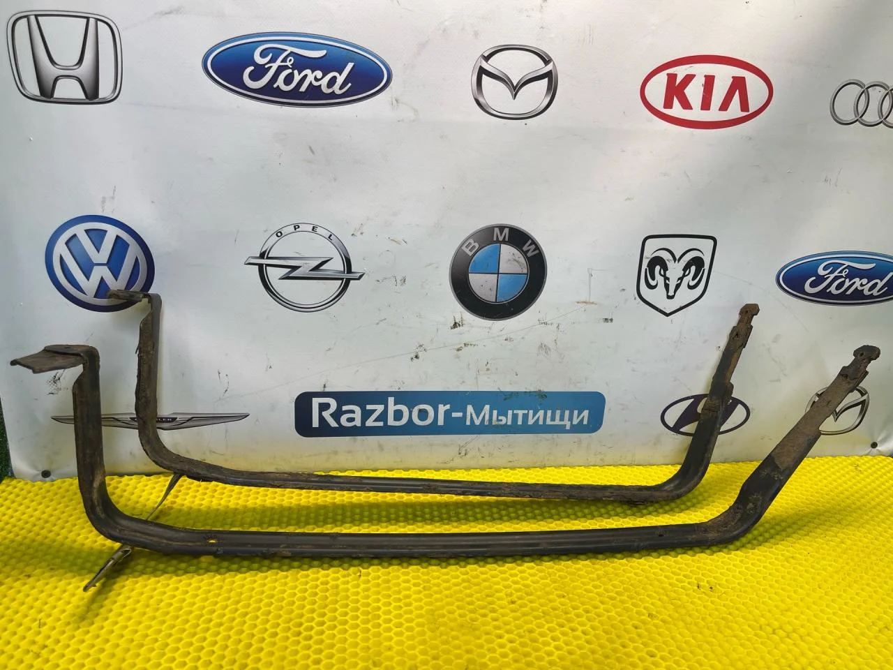 Крепление бака топливного Ford Focus 1 - изображение 1