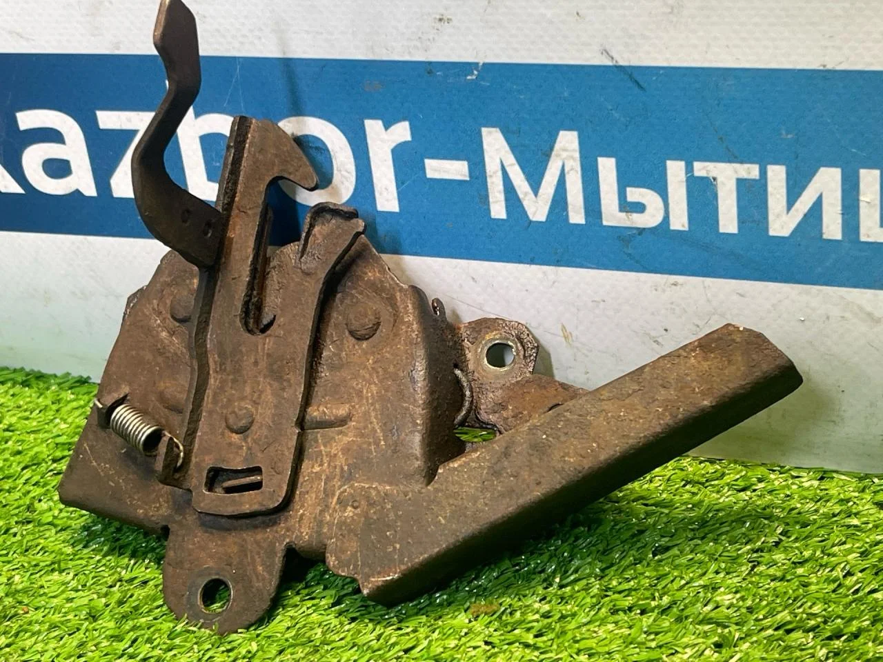 Замок капота Mitsubishi Lancer 9 - миниатюра 3