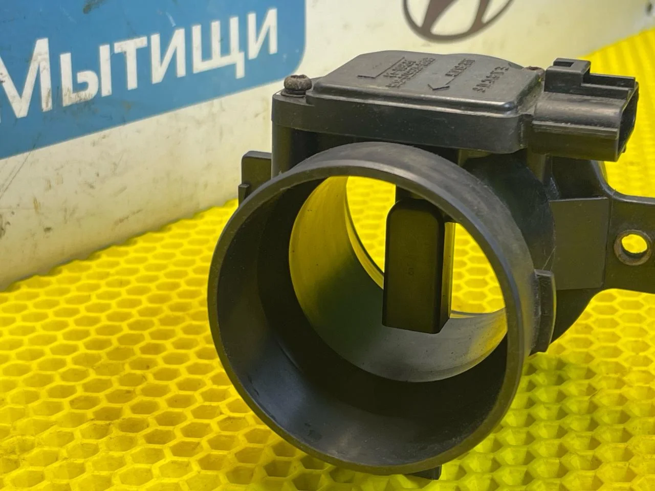 Расходомер воздуха Ford Focus 2.0 - миниатюра 2