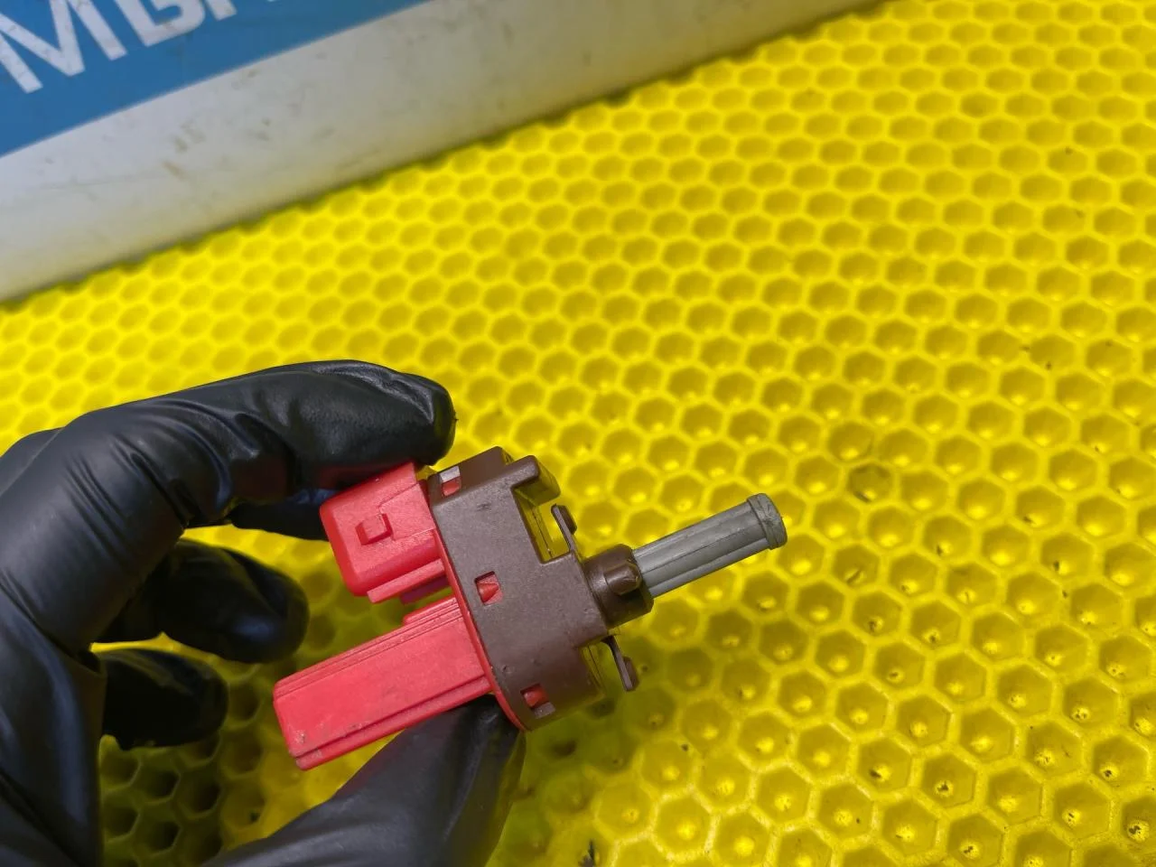 Датчик педали сцепления Ford Mondeo 3 - миниатюра 4