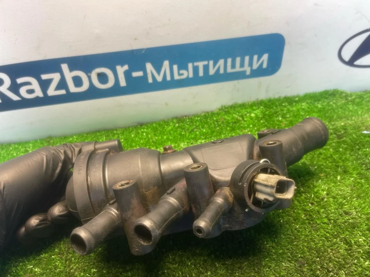 Корпус термостата Ford Focus 1 1.6 - миниатюра 2