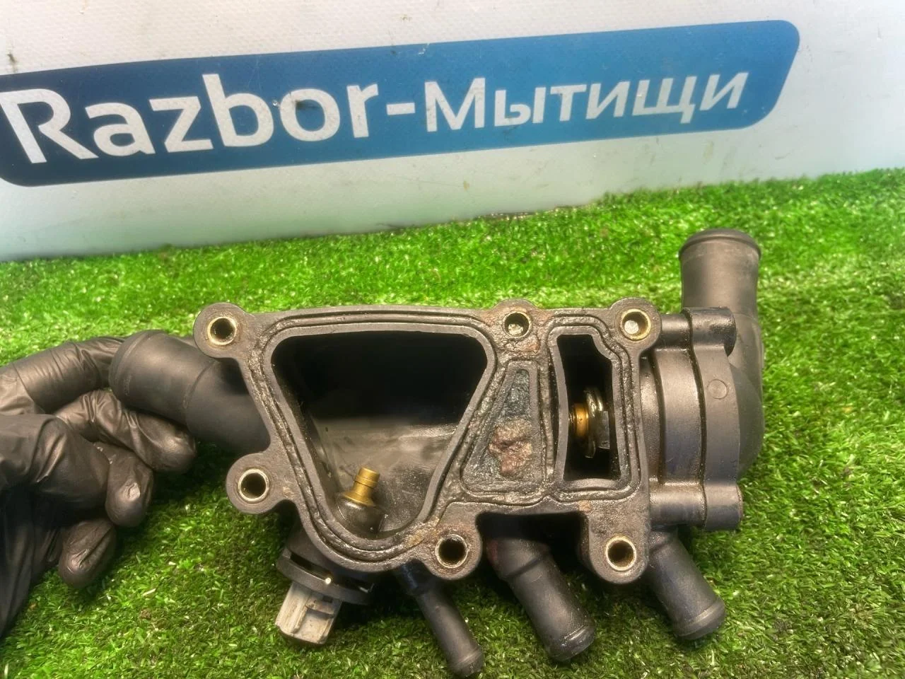 Корпус термостата Ford Focus 1 1.6 - миниатюра 6