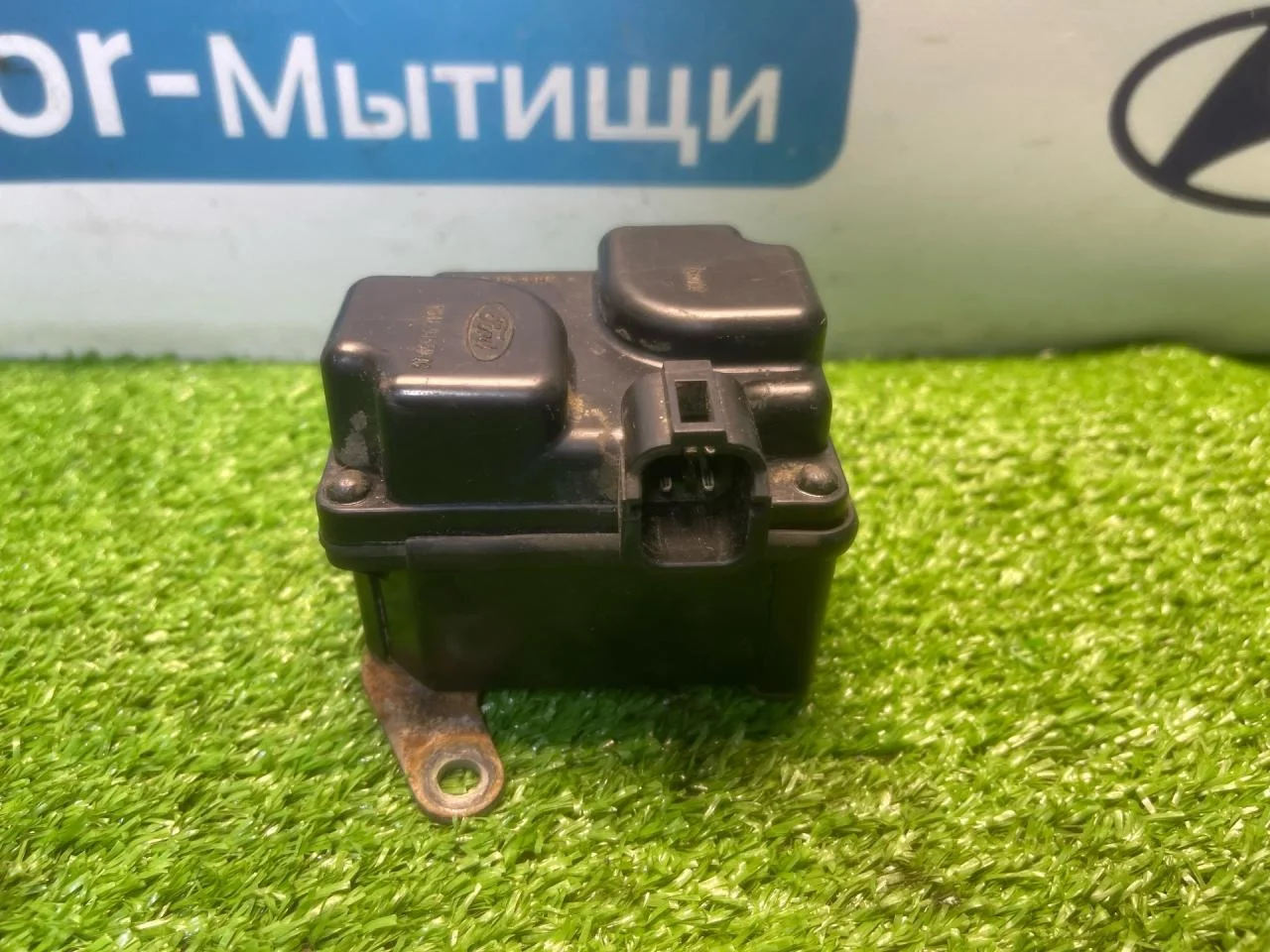 Моторчик заслонки печки Ford Focus 1 - миниатюра 4