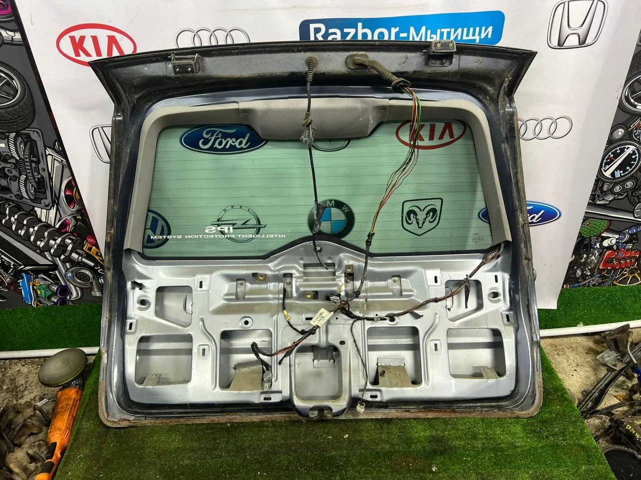 Крышка багажника Ford Mondeo 3 - миниатюра 7