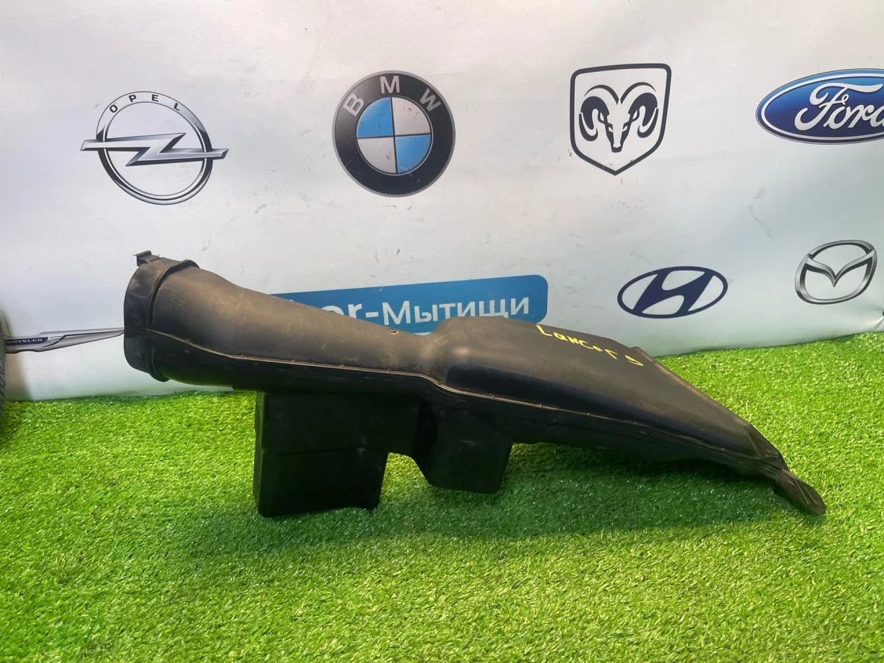 Воздухозаборник Mitsubishi Lancer 9 - миниатюра 7