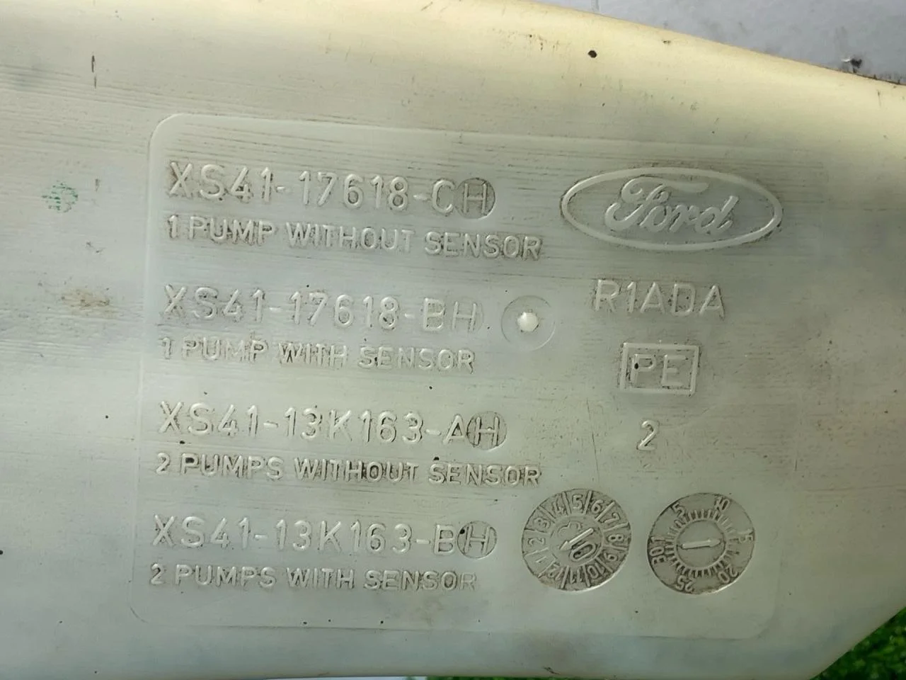 Бачок омывателя Ford Focus 1 - миниатюра 9