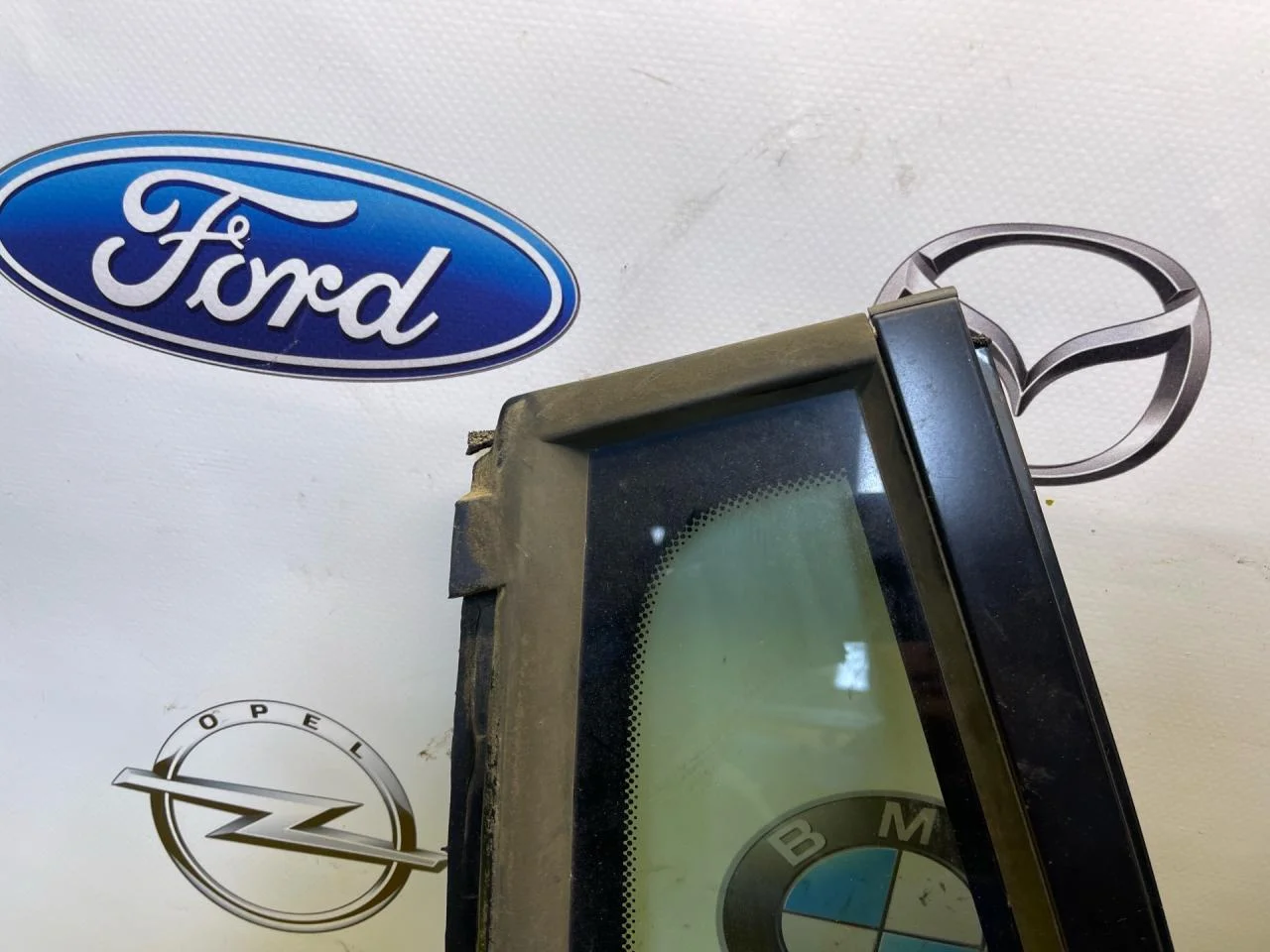 Форточка двери задняя правая Ford Mondeo - миниатюра 4
