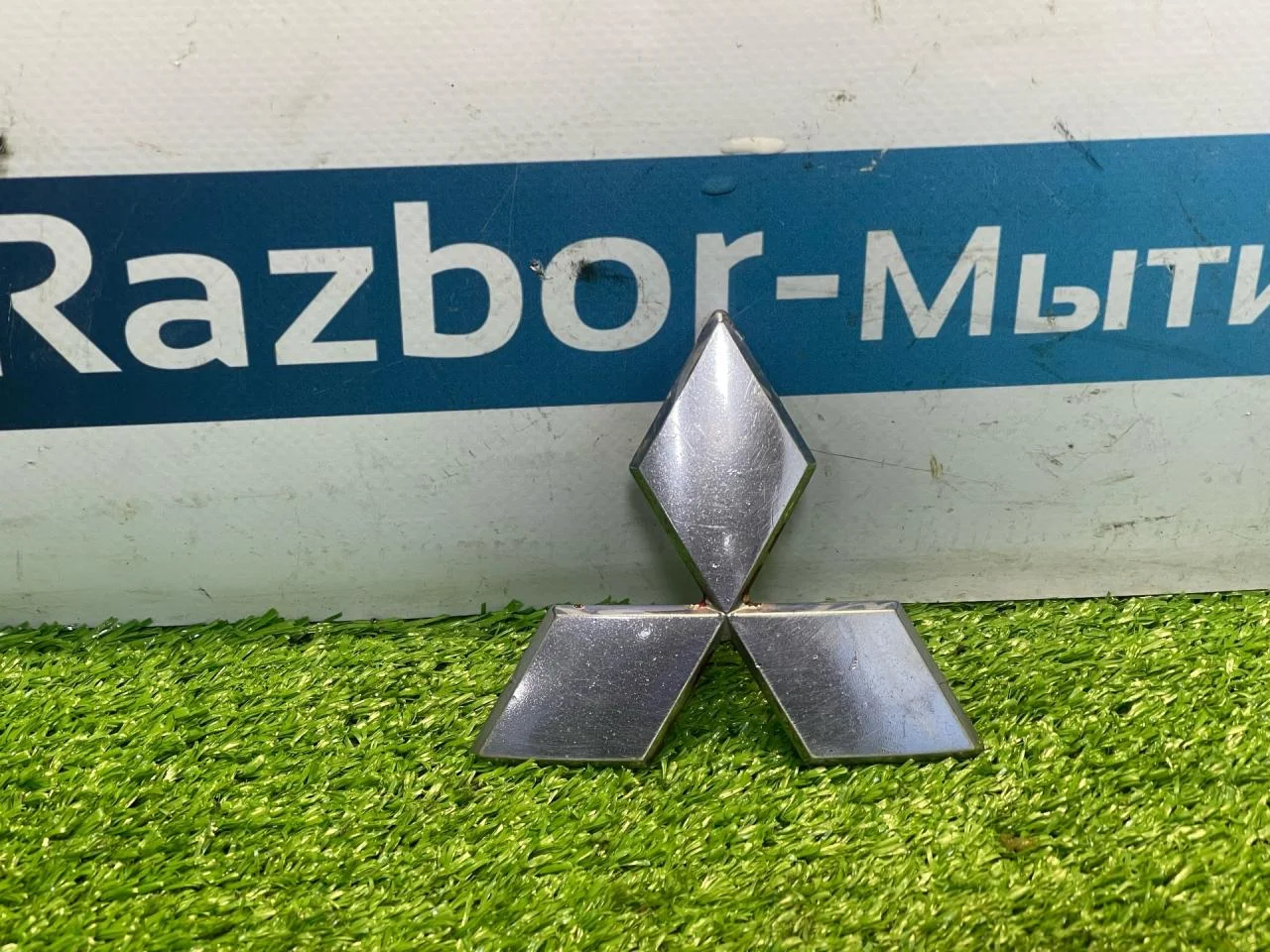 Значок капота Mitsubishi Lancer 9 - изображение 1