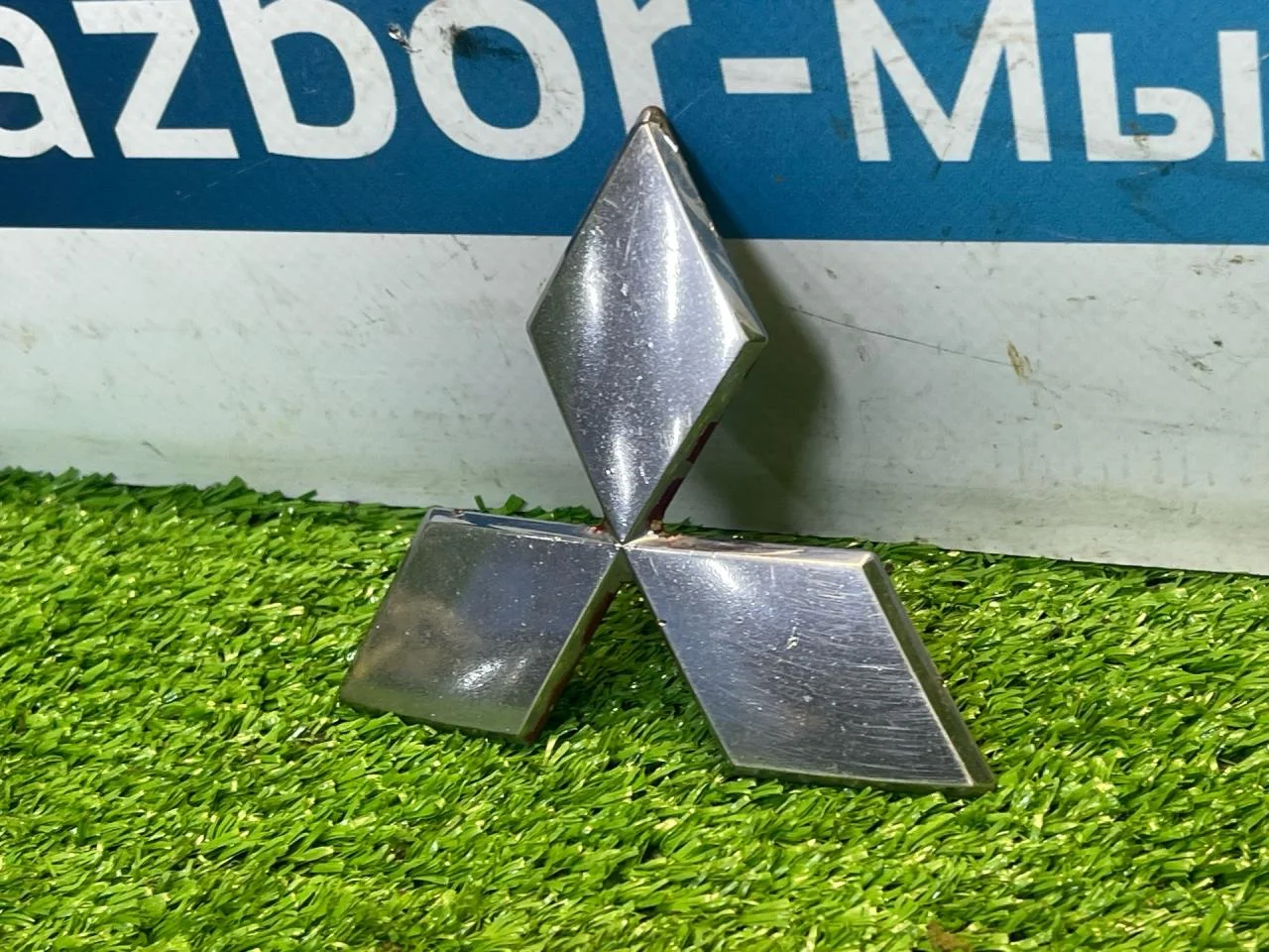 Значок капота Mitsubishi Lancer 9 - миниатюра 3