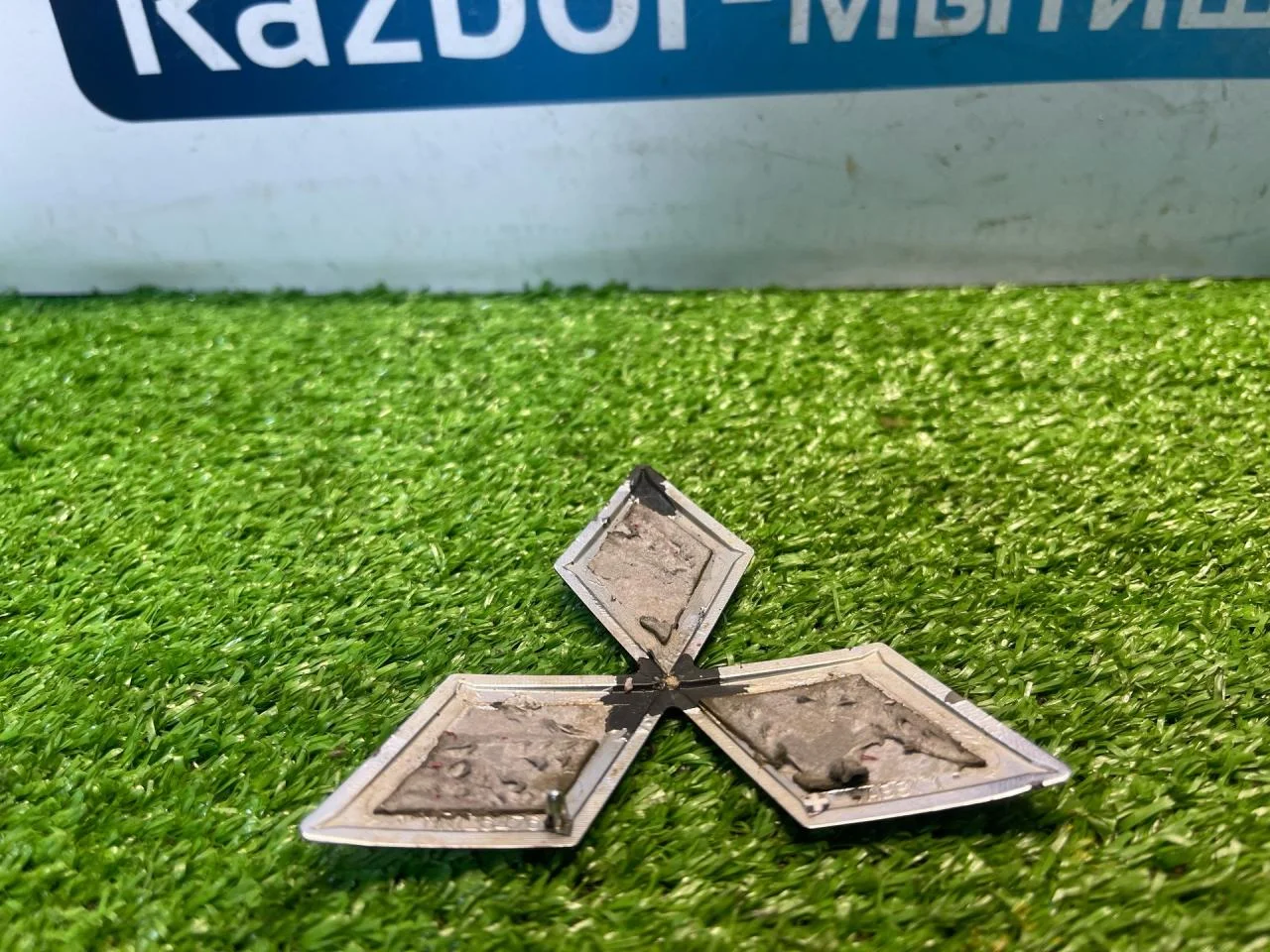 Значок капота Mitsubishi Lancer 9 - миниатюра 4