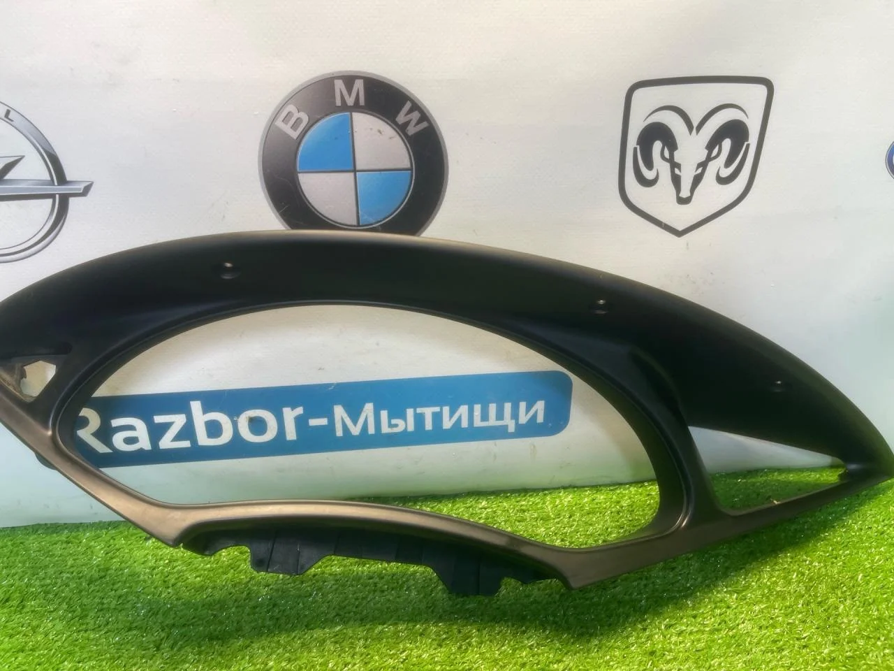 Рамка панели приборов Ford Focus 1 - миниатюра 2